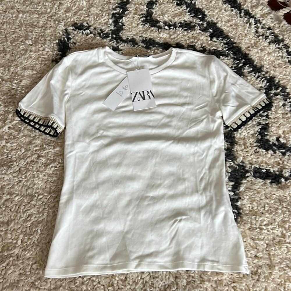 Zara short sleeve sweater sleeve